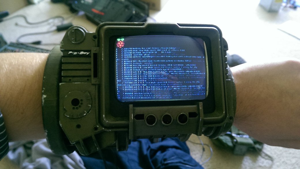 Фанат Fallout сделал PipBoy своими руками. - Изображение 5 Фанат Fallout сделал PipBoy своими руками. - Изображение 5