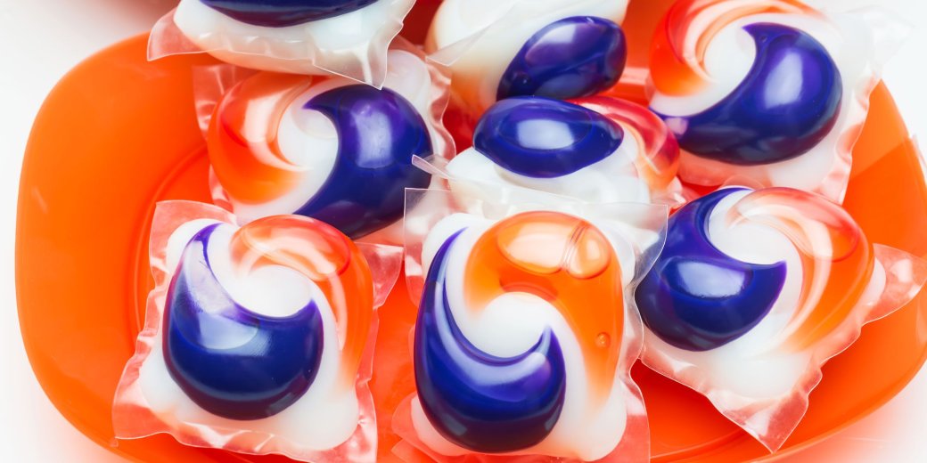 Законодатели США хотят сделать так, чтобы капсулы для стирки Tide Pods выглядели менее вкусными