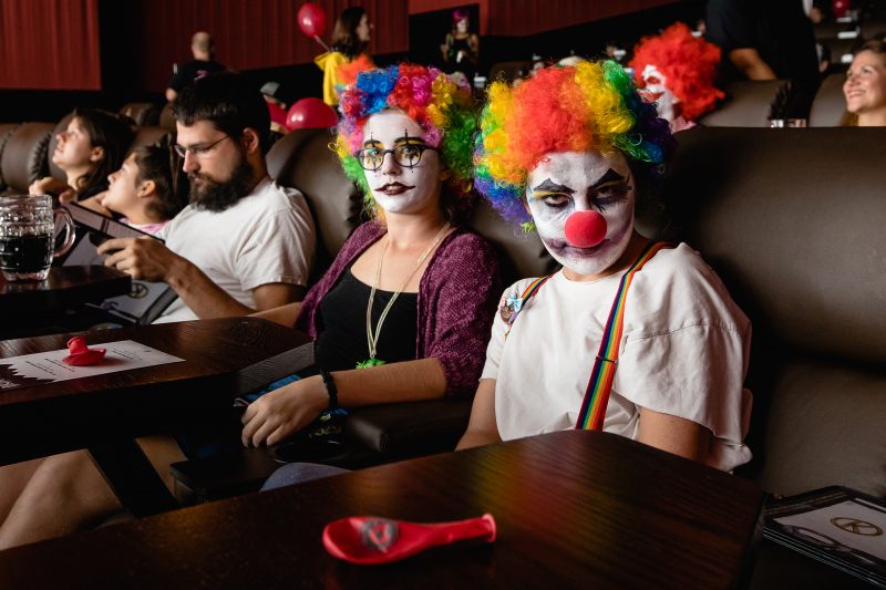 В Америке устроят спецпоказ «Оно 2» для зрителей в костюмах клоунов. Вот где настоящий хоррор! | - Изображение 4