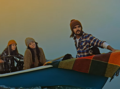 Пикник и купание голышом: The Hatters представили атмосферный клип «Я делаю шаг»